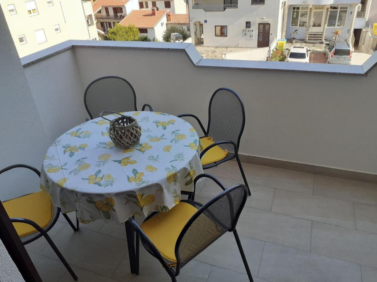 Charming Apartments In Pula Exterior foto